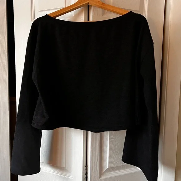 lululemon long sleeve crop top loose fit in sleeves - Picture 4 of 4